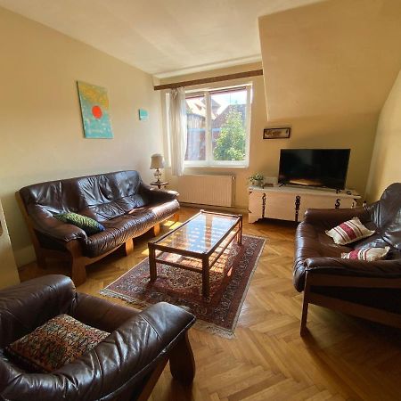 Rose'S Oldtown Apartment Brasov Ngoại thất bức ảnh