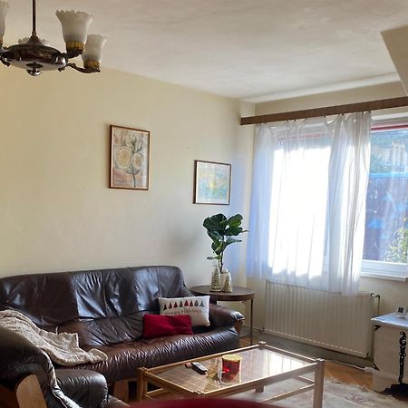 Rose'S Oldtown Apartment Brasov Ngoại thất bức ảnh