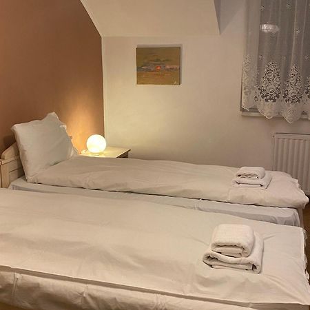Rose'S Oldtown Apartment Brasov Ngoại thất bức ảnh