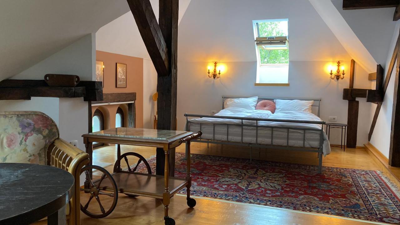 Rose'S Oldtown Apartment Brasov Ngoại thất bức ảnh