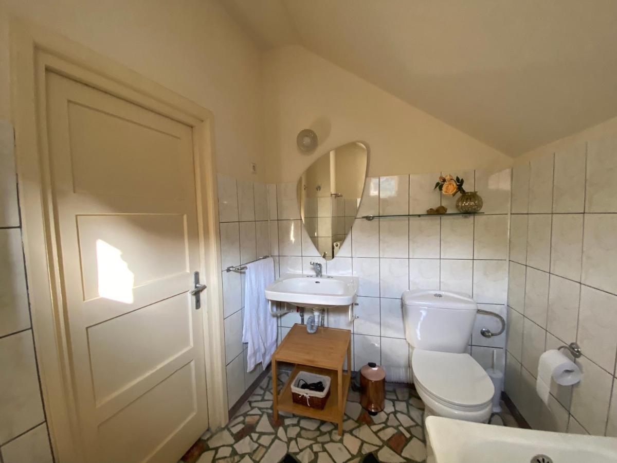 Rose'S Oldtown Apartment Brasov Ngoại thất bức ảnh