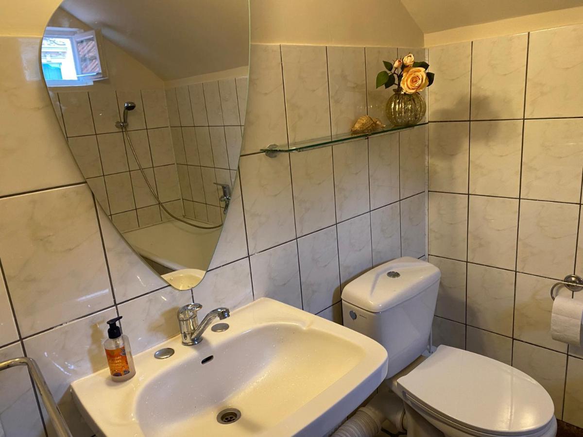 Rose'S Oldtown Apartment Brasov Ngoại thất bức ảnh