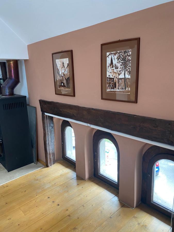 Rose'S Oldtown Apartment Brasov Ngoại thất bức ảnh