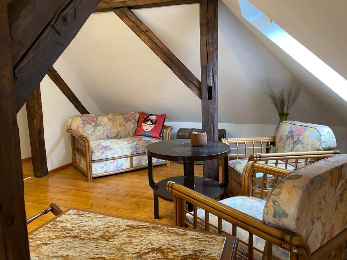 Rose'S Oldtown Apartment Brasov Ngoại thất bức ảnh