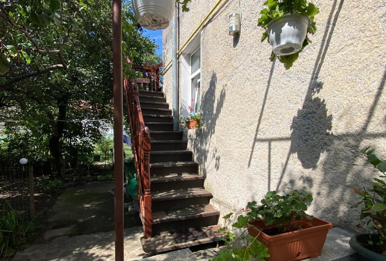 Rose'S Oldtown Apartment Brasov Ngoại thất bức ảnh
