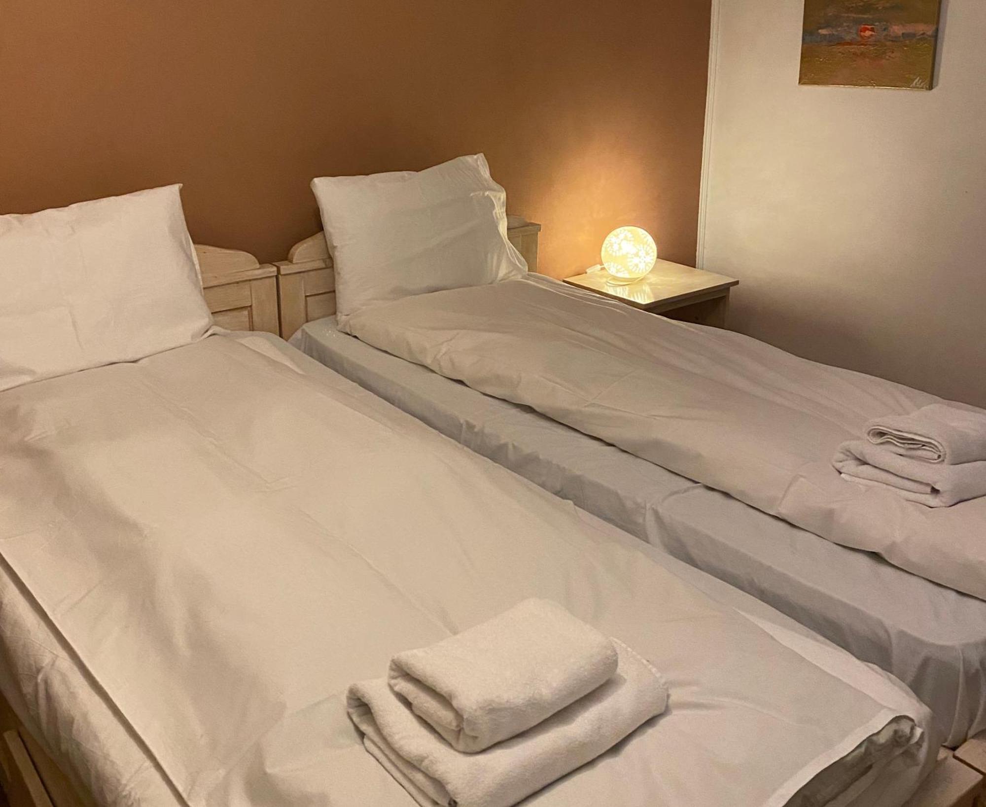 Rose'S Oldtown Apartment Brasov Ngoại thất bức ảnh