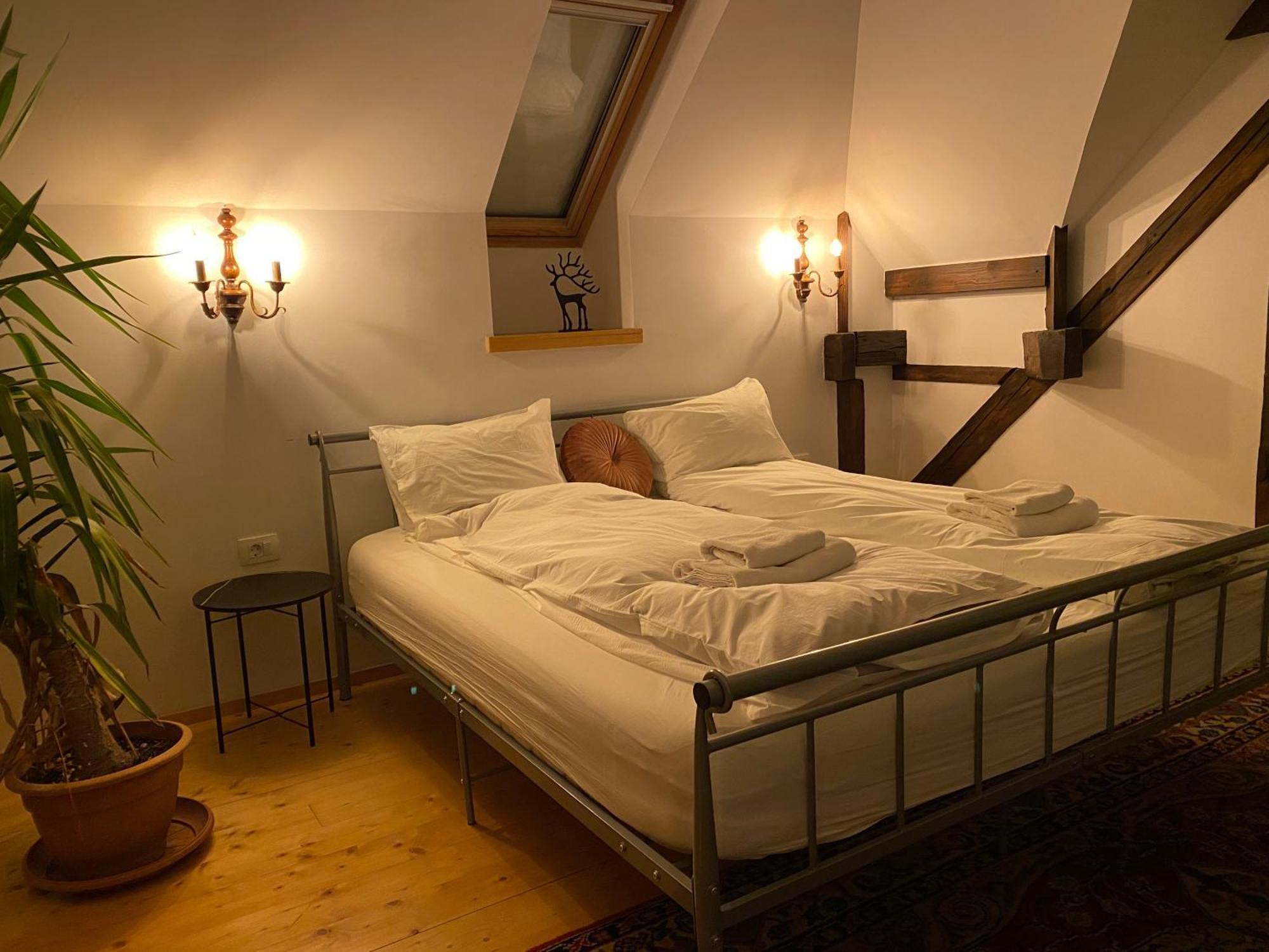 Rose'S Oldtown Apartment Brasov Ngoại thất bức ảnh