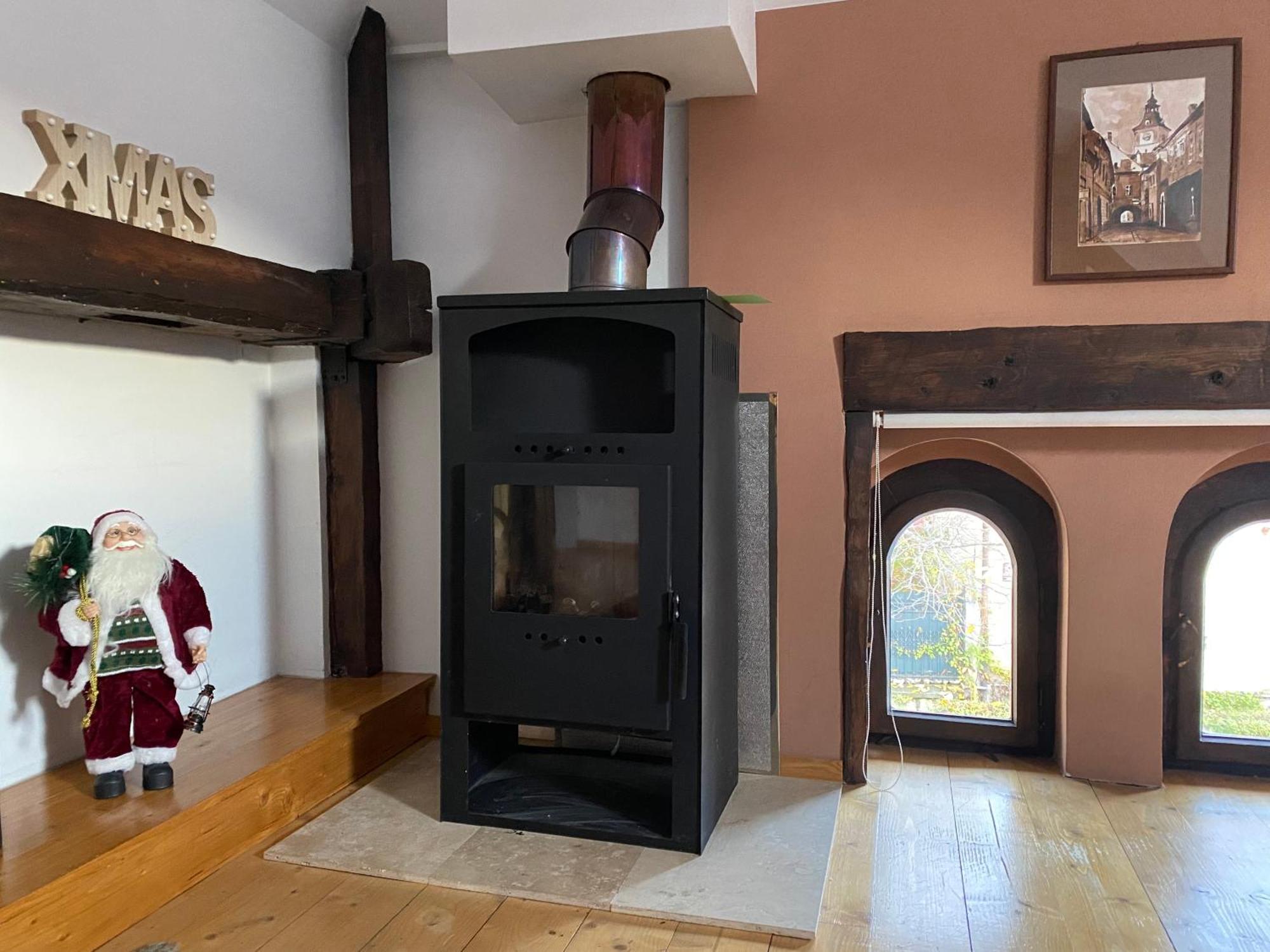 Rose'S Oldtown Apartment Brasov Ngoại thất bức ảnh
